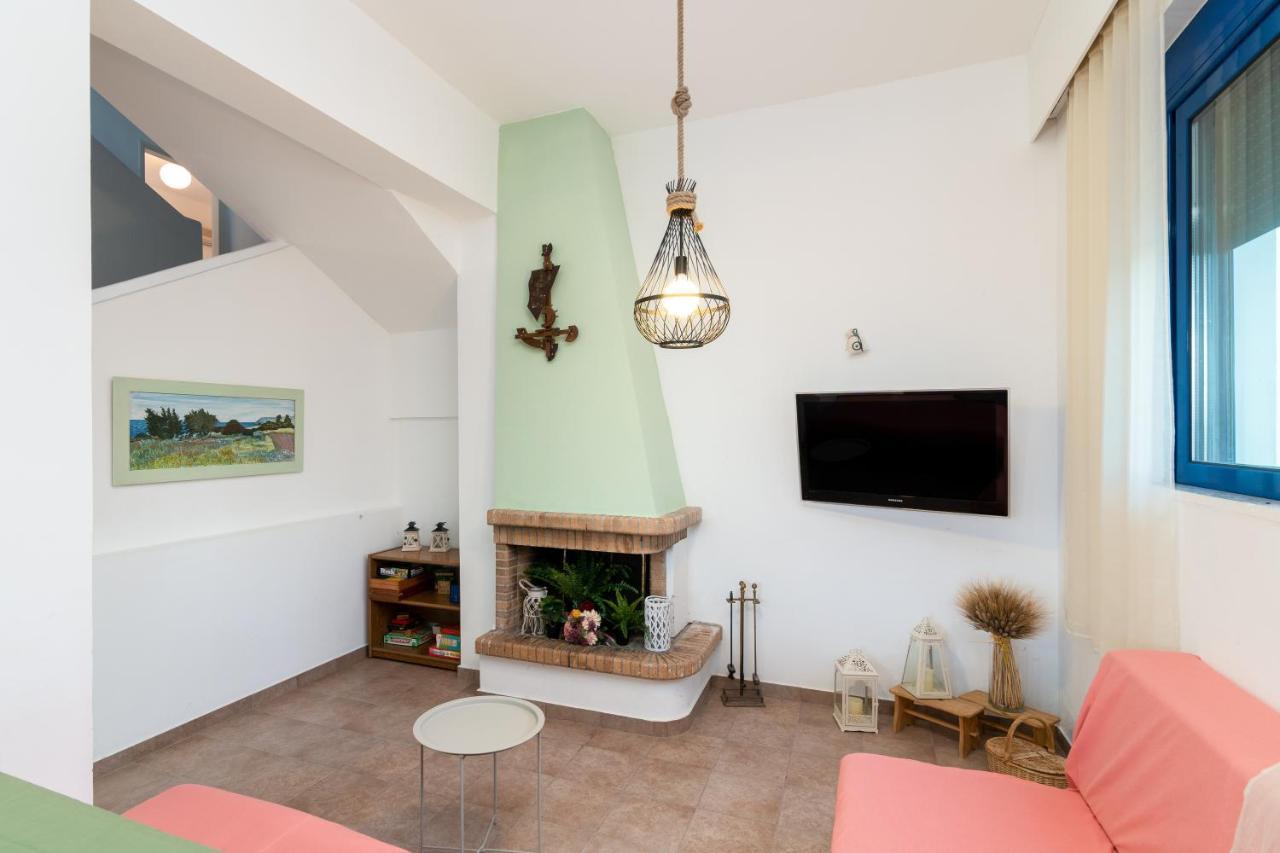 The "Perfect Beach House" Villa Lakhania Esterno foto